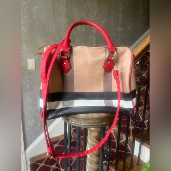 Tote tan, black, white and gray ladies faux leather very good condition - Picture 2 of 9